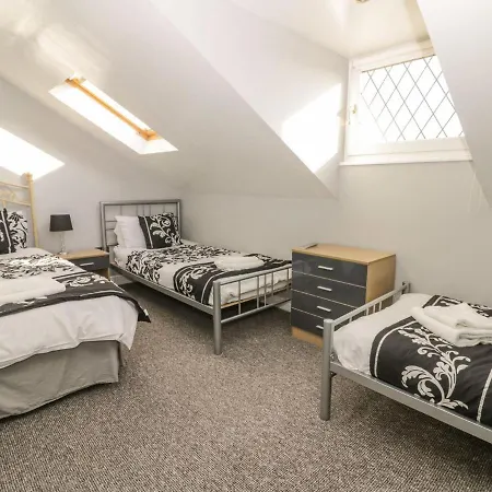 Stunning Set On Cliffside In ホテル スカーバラ