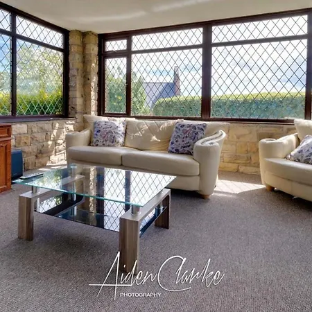 ホテル Stunning Set On Cliffside In