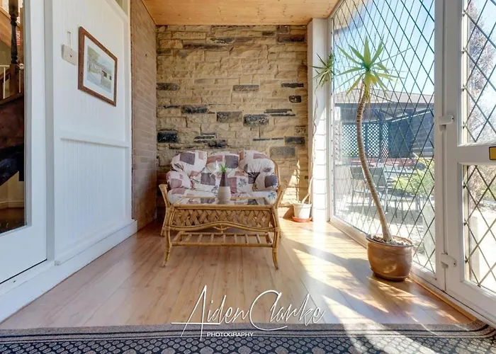 Stunning Set On Cliffside In Hotel Scarborough