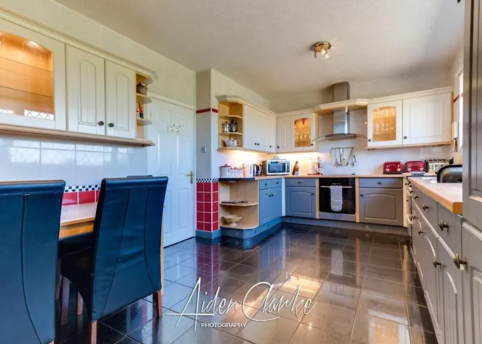 Hotel Stunning Set On Cliffside In 4*