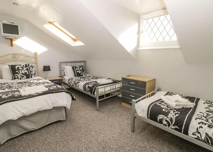 Stunning Set On Cliffside In Hotel Scarborough