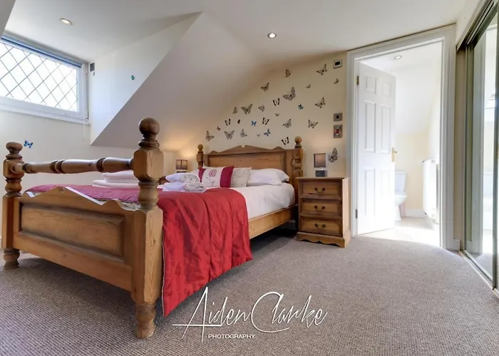 Stunning Set On Cliffside In