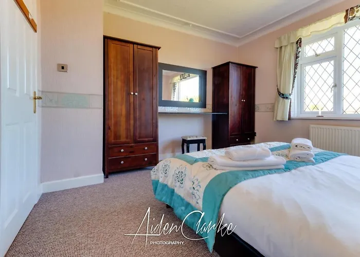 Stunning Set On Cliffside In Hotel